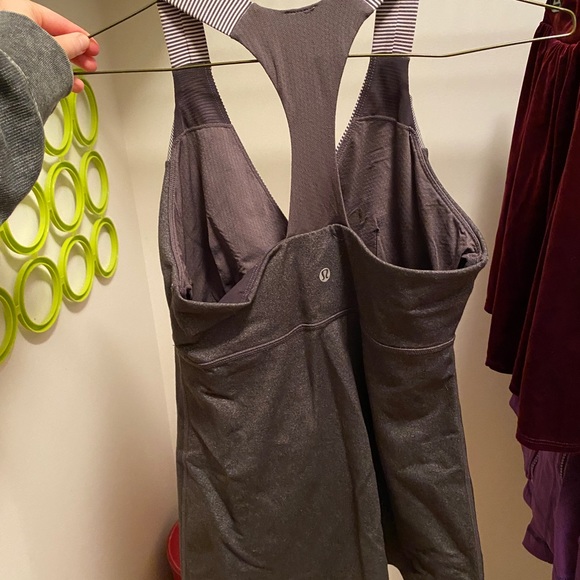 Great lululemon tank top - Picture 2 of 3